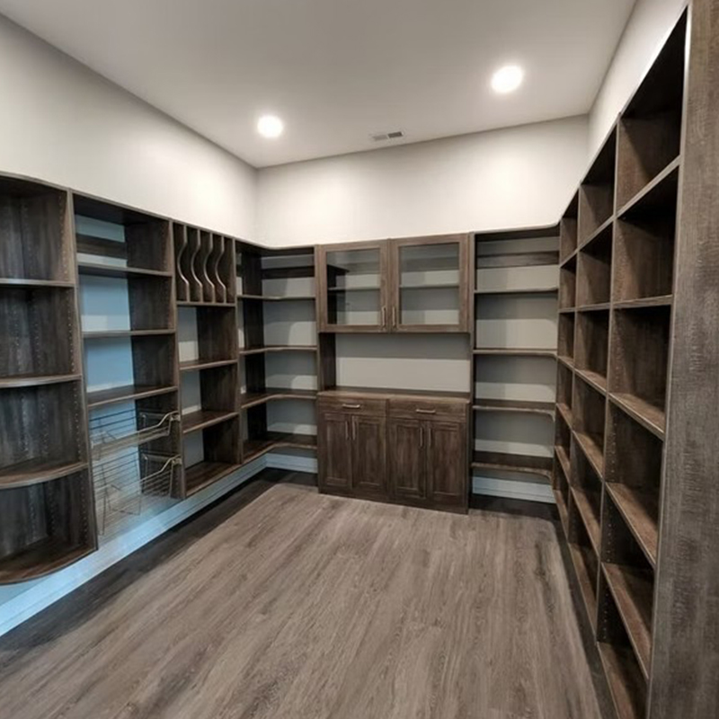 Clean,-Custom-Design-pantry